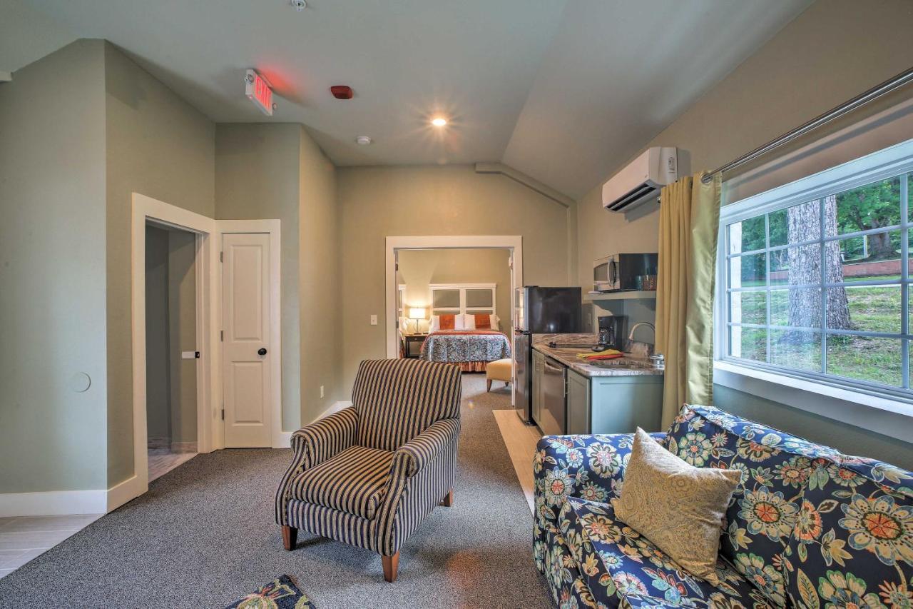 Downtown Branson Cottage With Pool Access! Ngoại thất bức ảnh